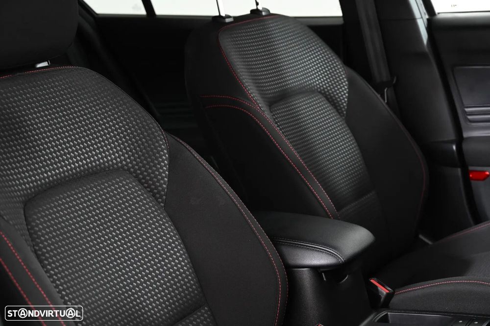 Ford Focus 1.0 EcoBoost MHEV ST-Line Aut. - 25