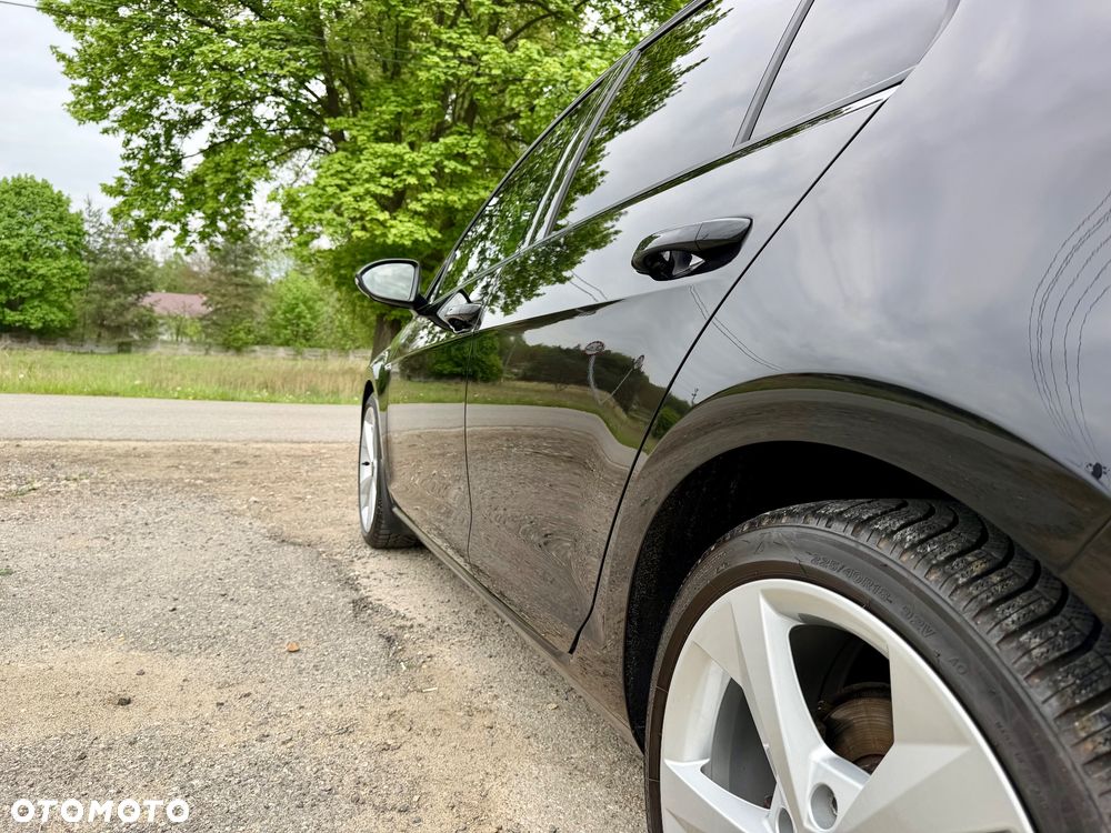Volkswagen Golf - 6