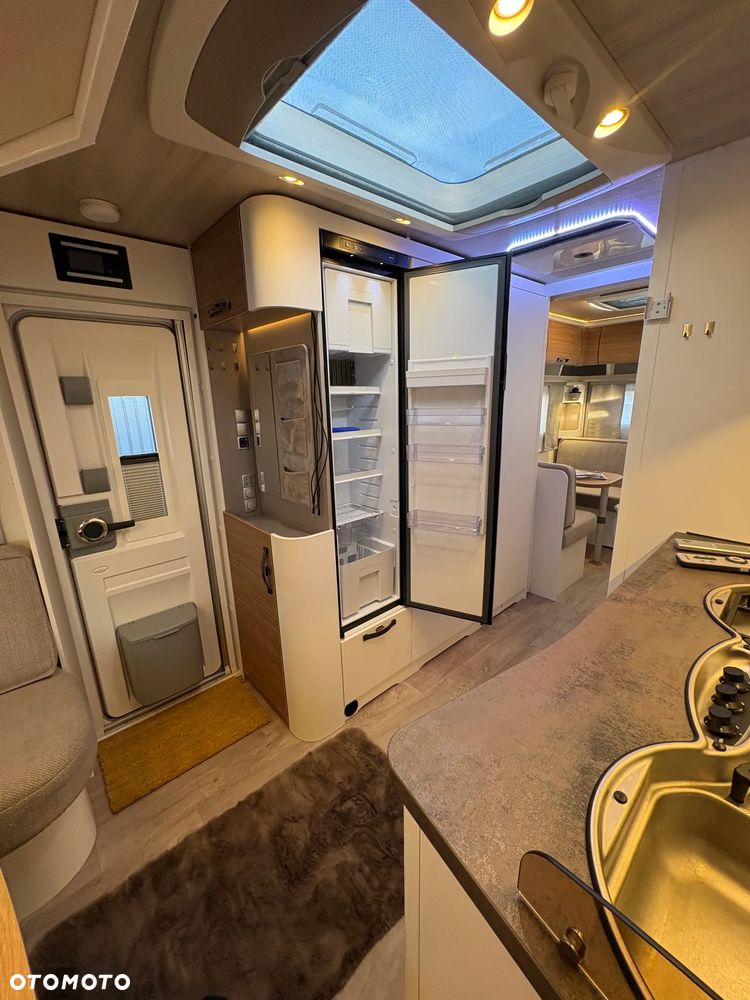 Hymer-Eriba Nova-555-EN - 11