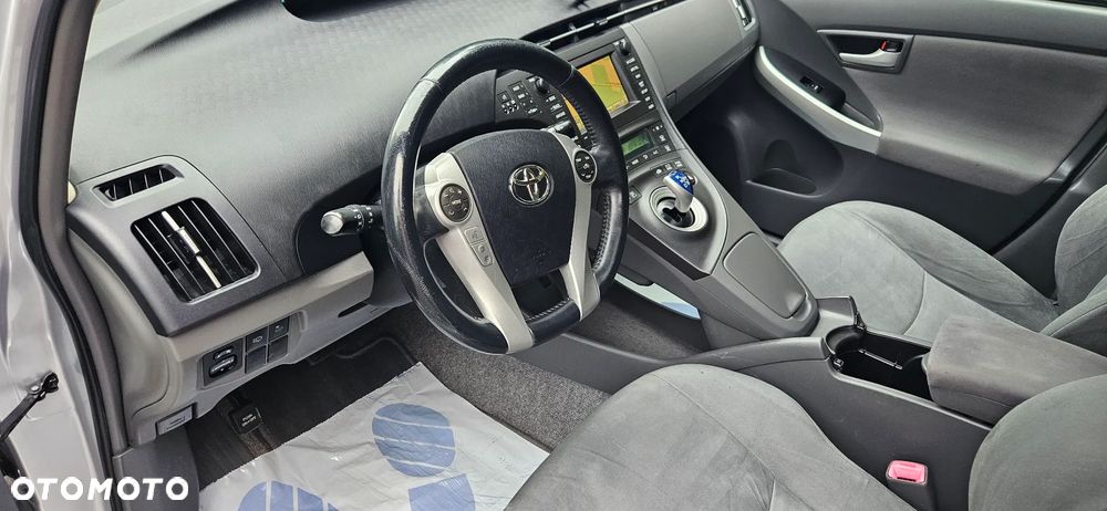 Toyota Prius (Hybrid) Executive - 23
