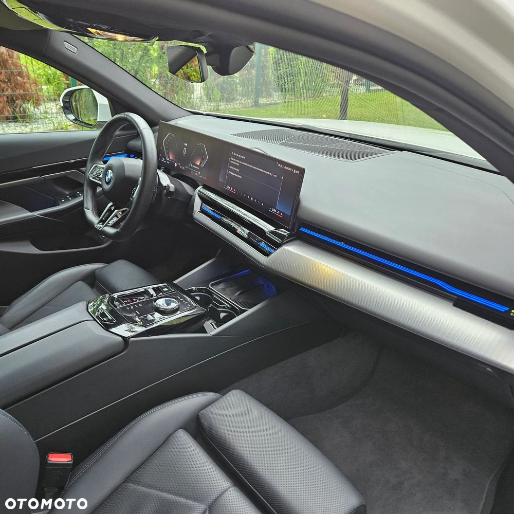 BMW Seria 5 520i mHEV M Sport - 6