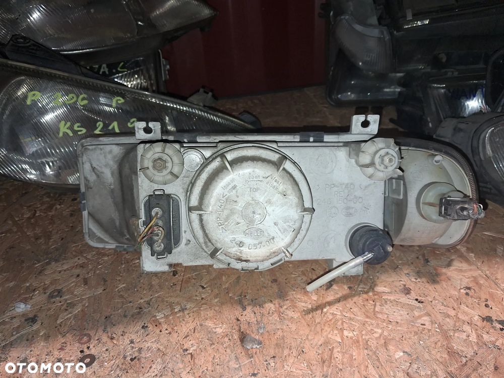 Reflektor LAMPA PRZÓD PRAWY PRAWA SKODA FELICIA - 2