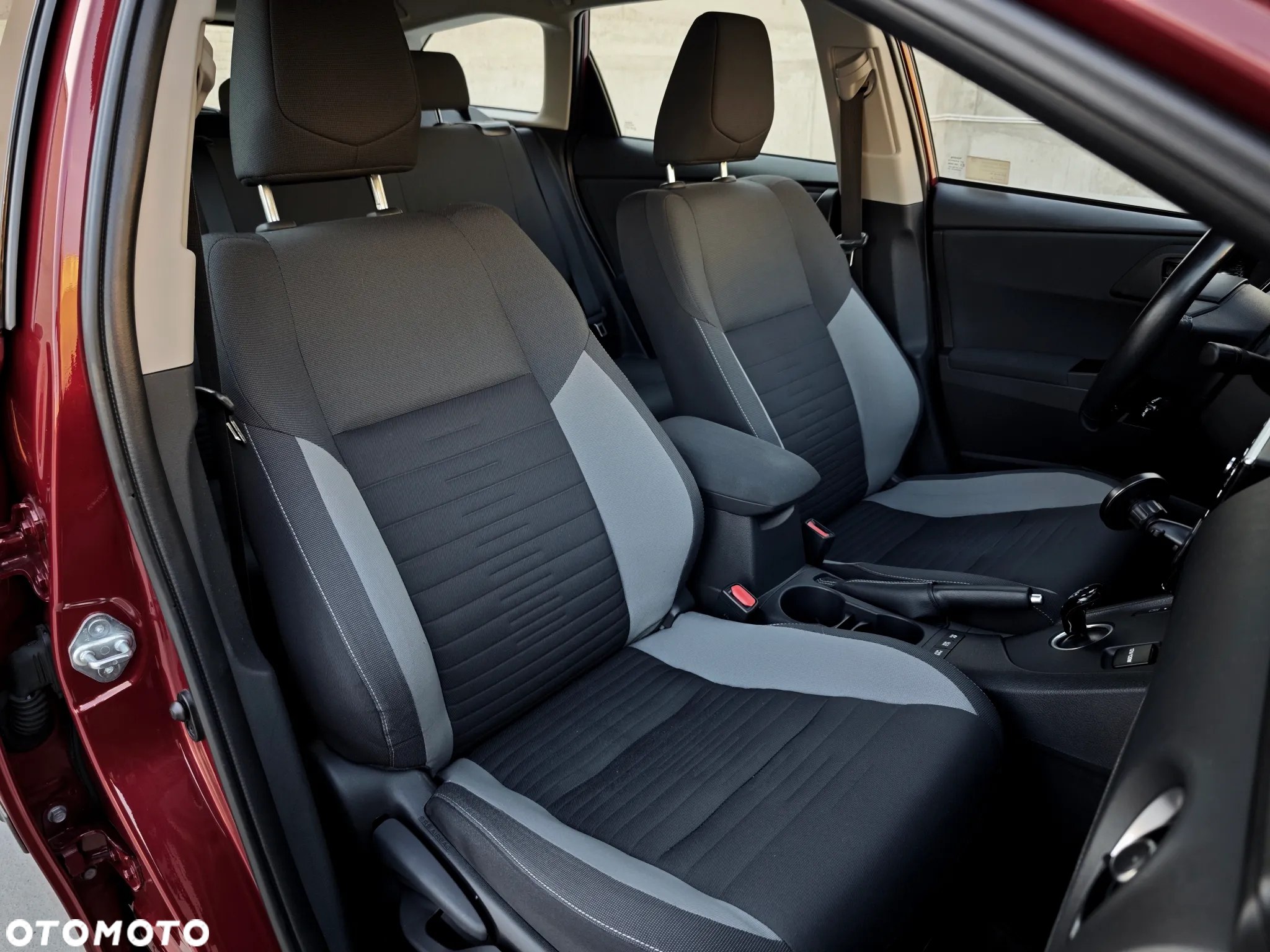 Toyota Auris Hybrid 135 Comfort - 28