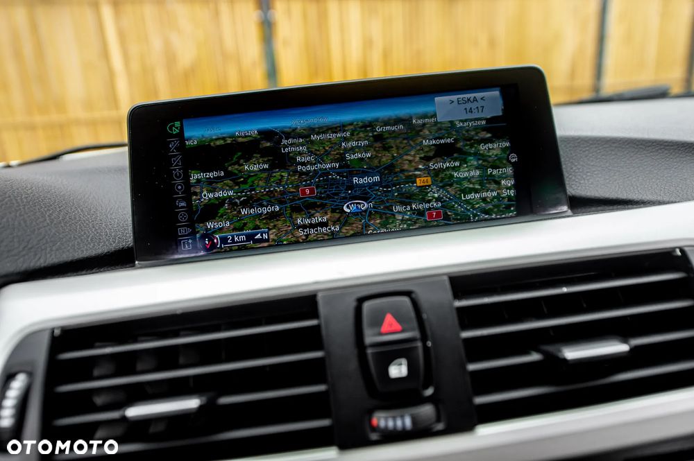 BMW Seria 3 318d Sport Line - 27