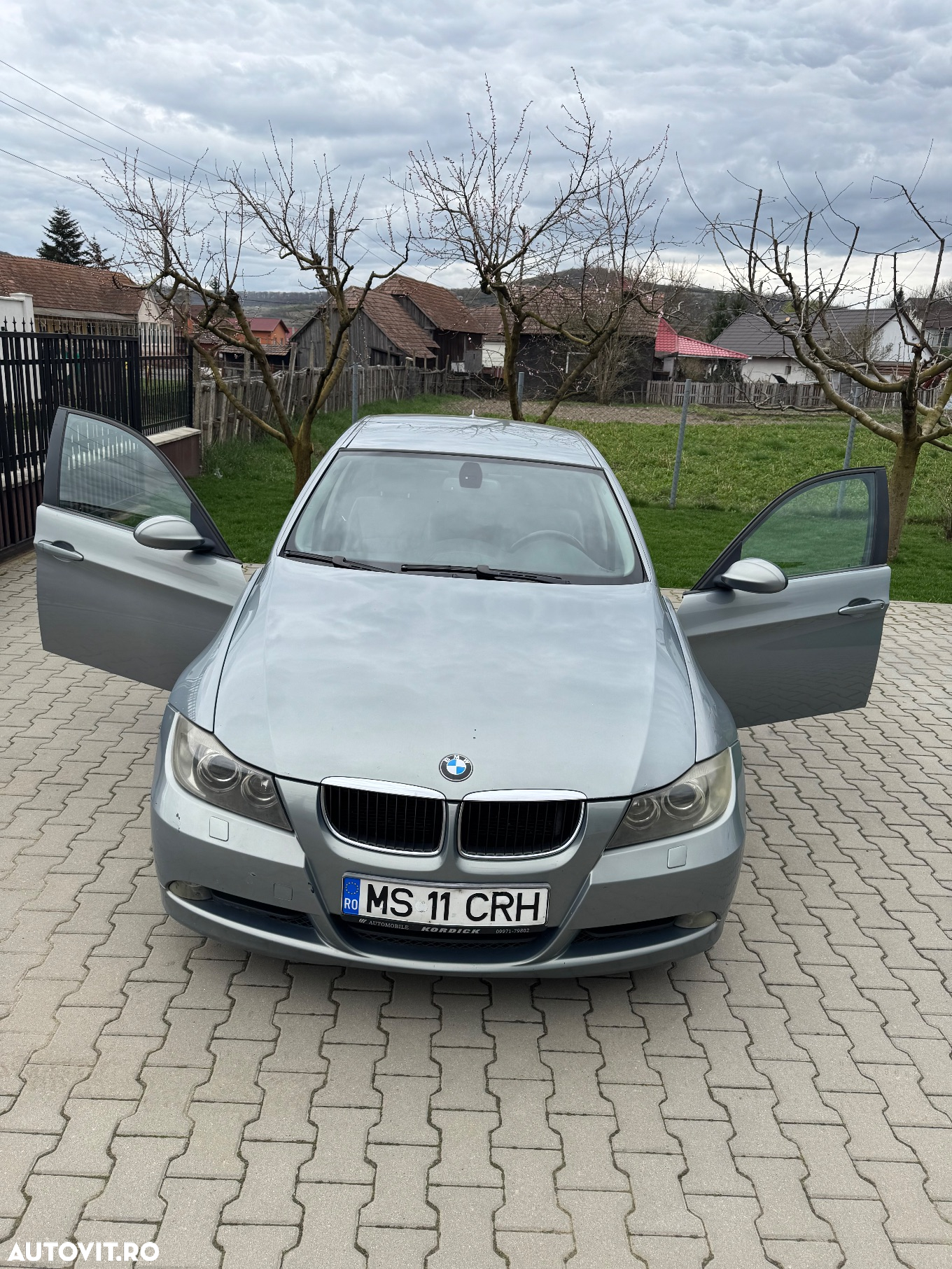 BMW Seria 3 320d Touring - 4