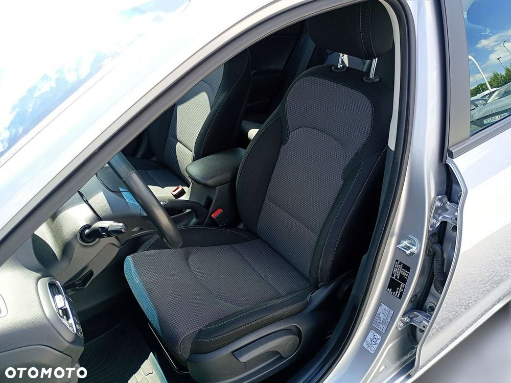 Hyundai i30 1.5 DPI Classic + - 21