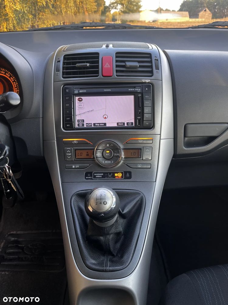 Toyota Auris 1.4 D-4D Luna - 11