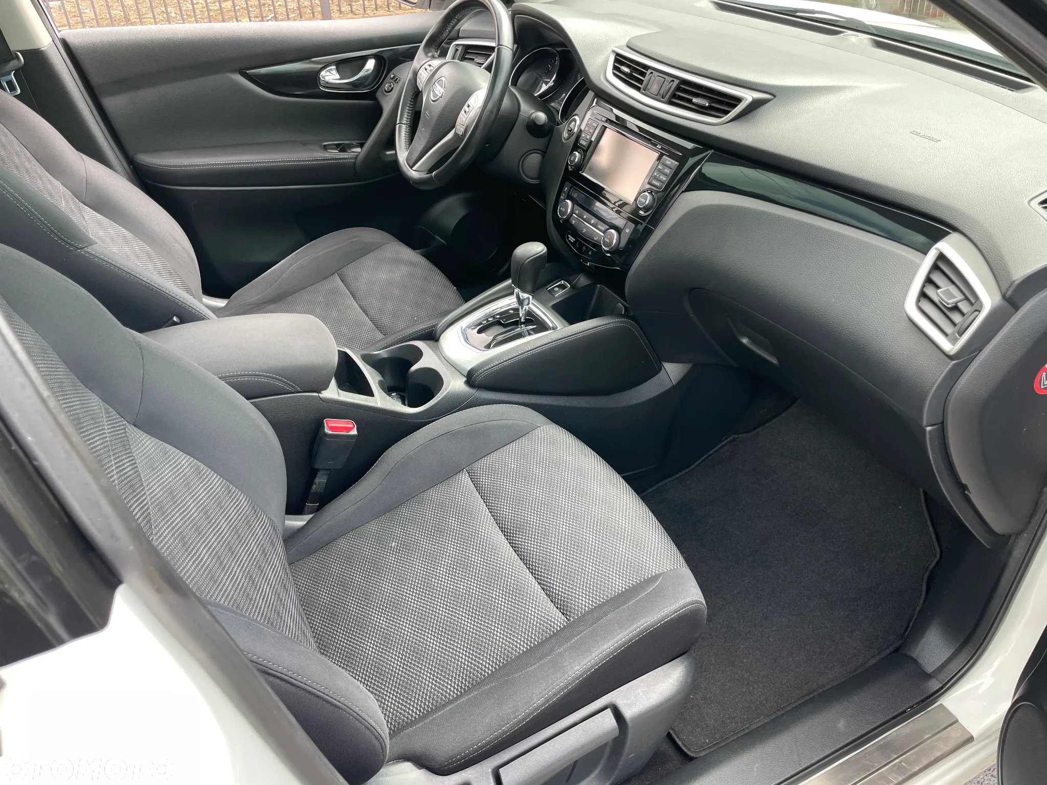 Nissan Qashqai 1.2 DIG-T Tekna Xtronic - 17