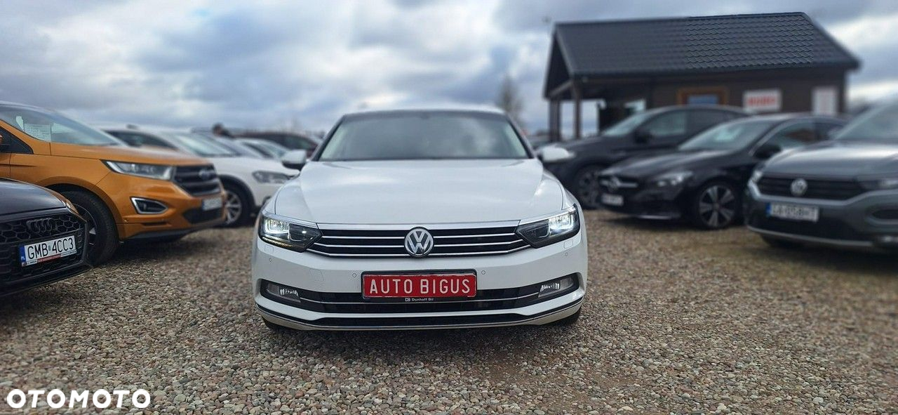 Volkswagen Passat - 2