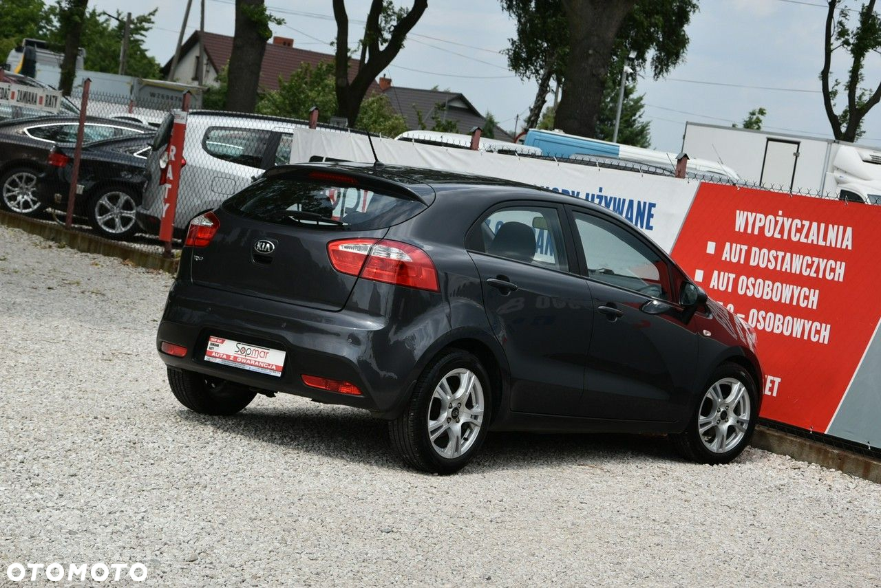 Kia Rio - 23