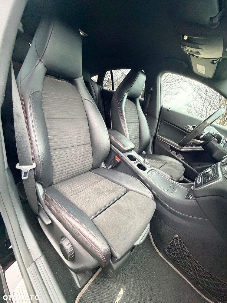 Mercedes-Benz CLA 220 4-Matic - 18
