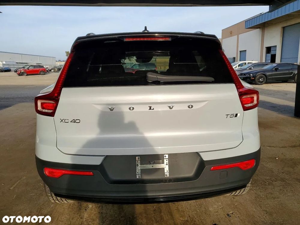 Volvo XC 40 T5 AWD Geartronic R-Design - 6
