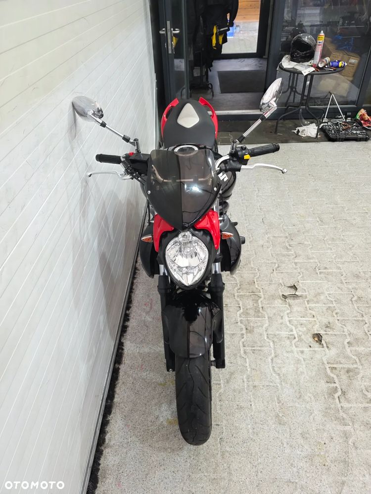 Suzuki Gladius - 21