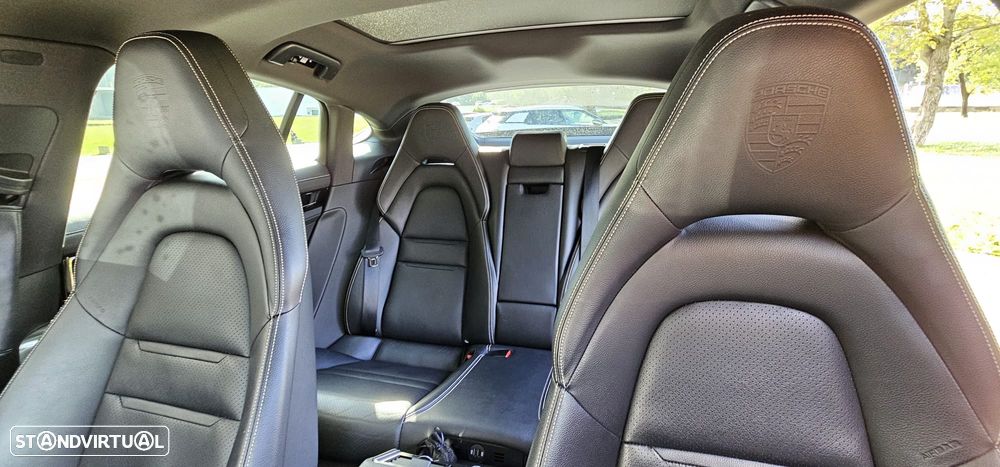 Porsche Panamera 4 E-Hybrid 10 Years Edition - 7