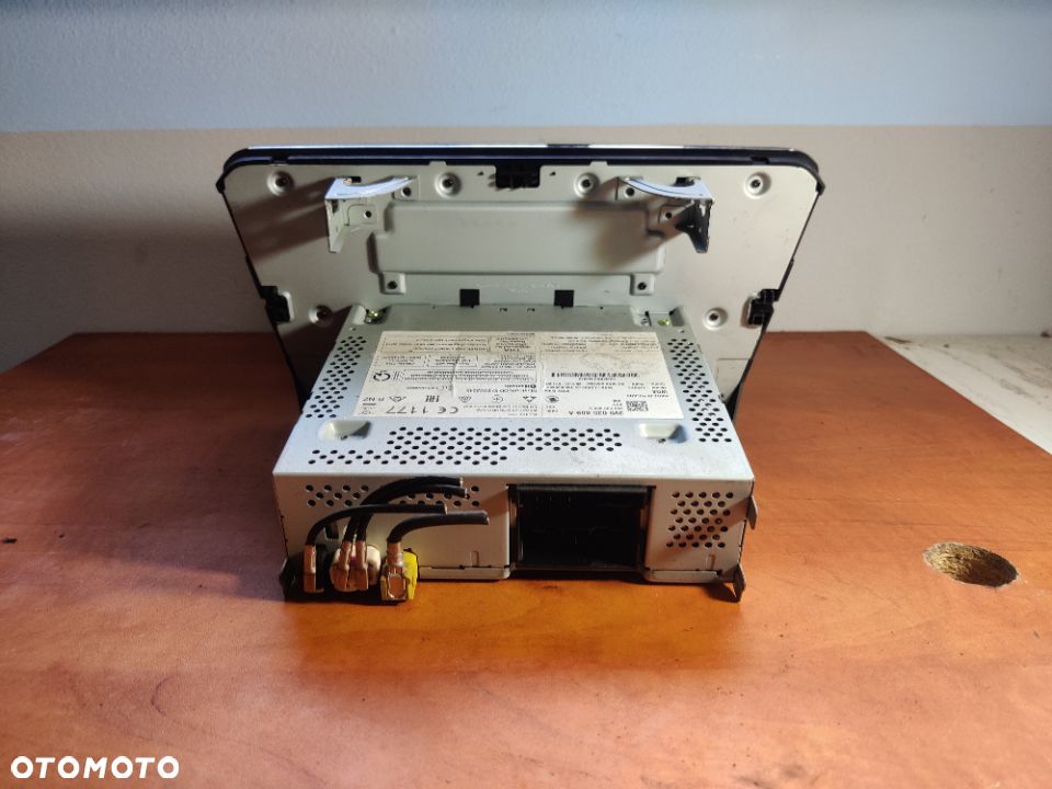 Radio Skoda Superb 3 III Wyświetlacz Swing 3V0035869A - 4