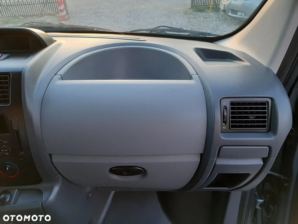 Peugeot EXPERT - 26