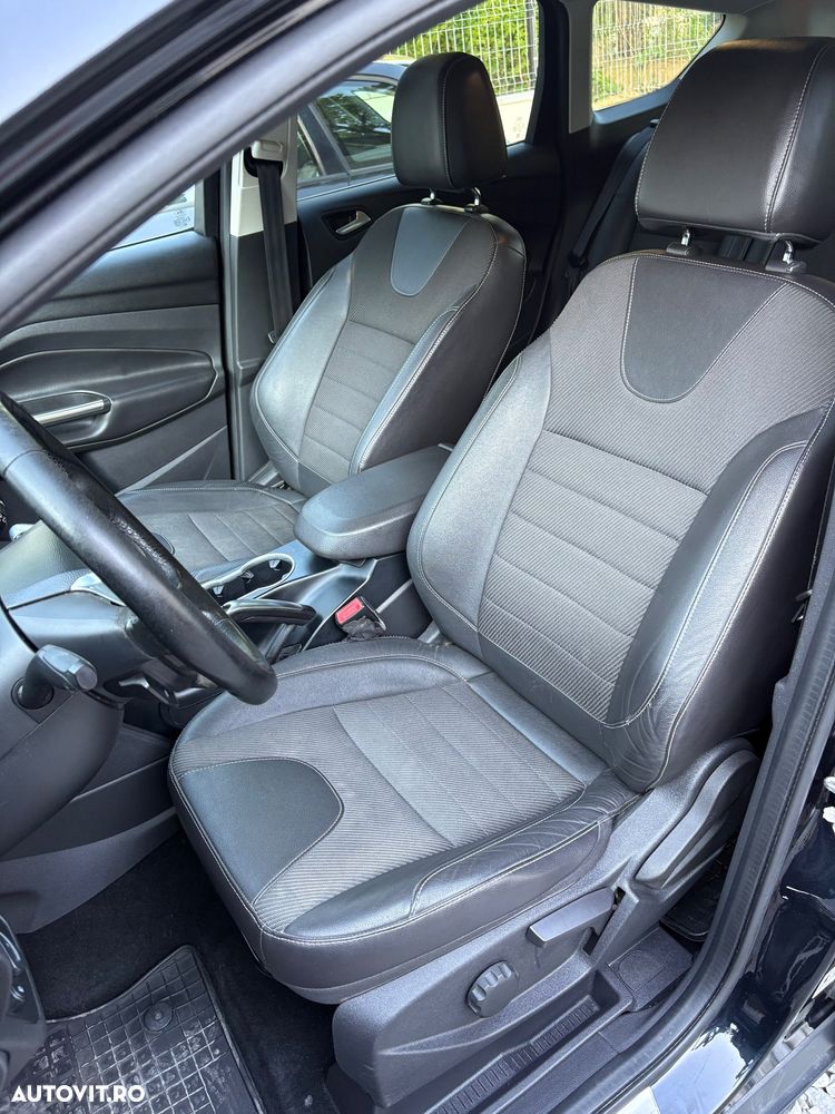 Ford Kuga 1.6 EcoBoost 4x4 Aut. Titanium - 11