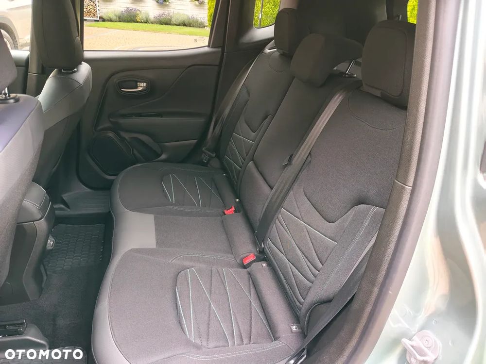 Jeep Renegade 1.5 T4 mHEV Upland FWD S&S DCT - 17