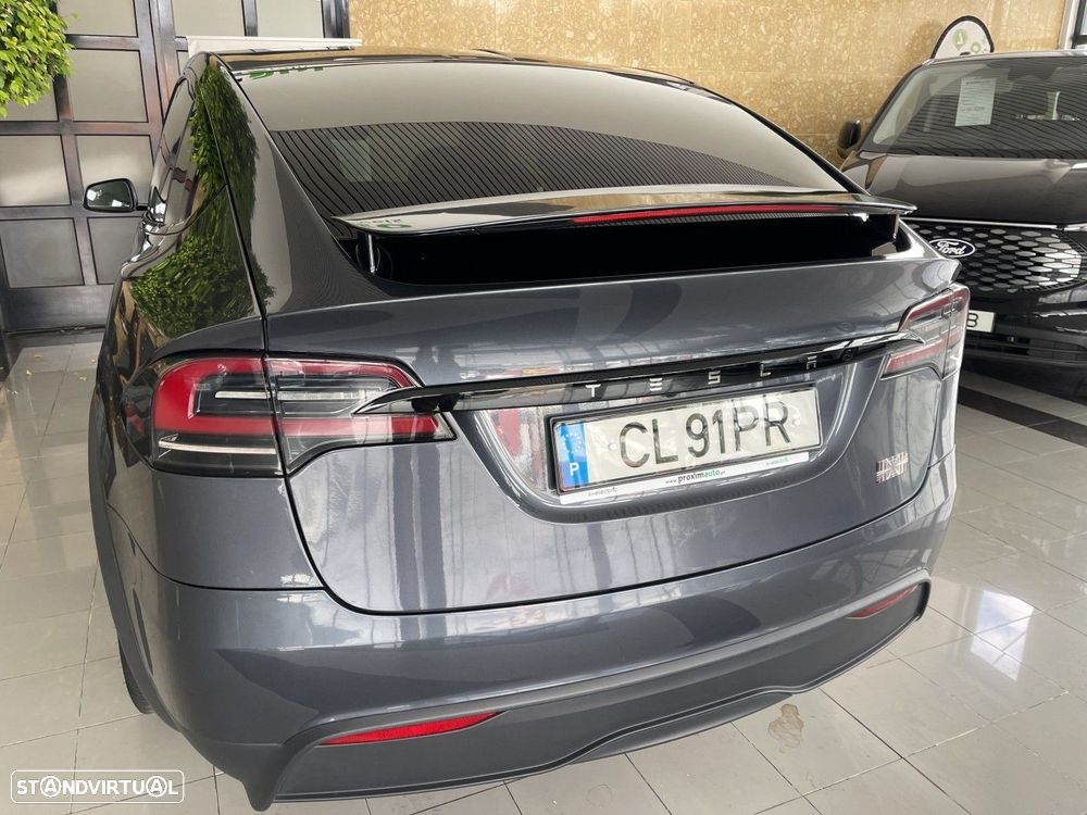 Tesla Model X Plaid - 21