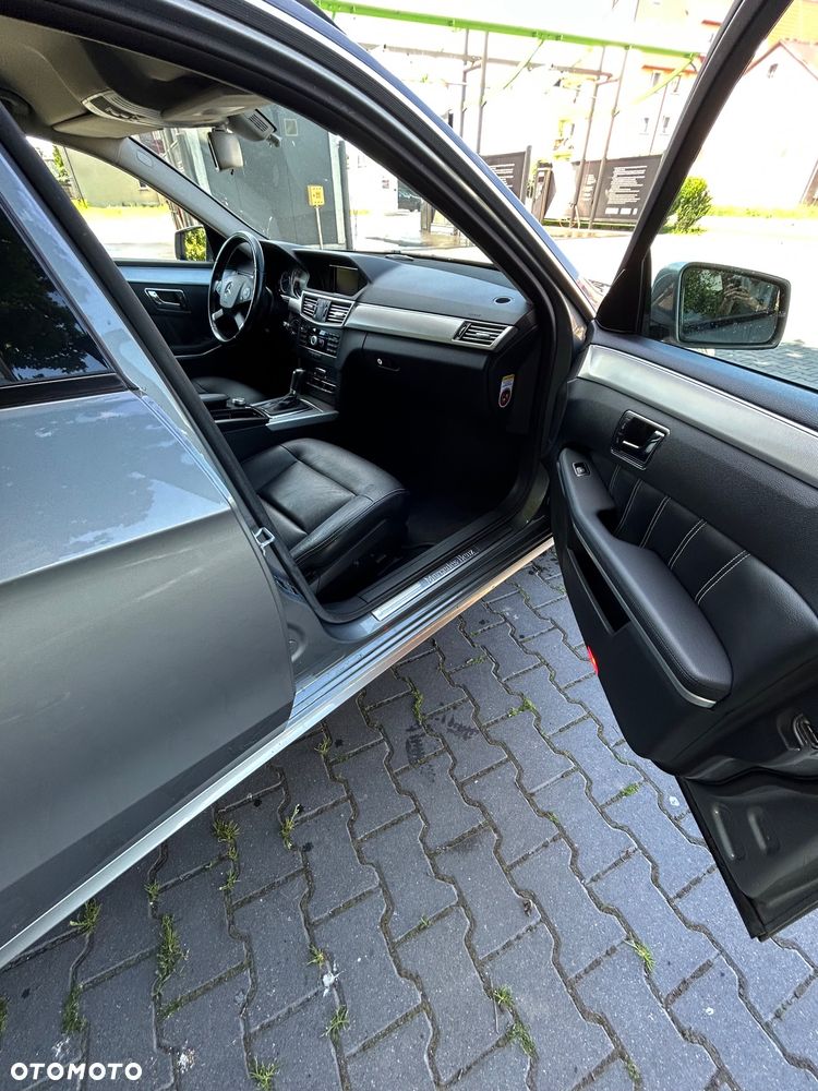 Mercedes-Benz Klasa E 250 CDI DPF 4Matic BlueEFFICIENCY 7G-TRONIC Avantgarde - 13