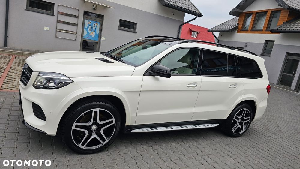 Mercedes-Benz GLS - 11