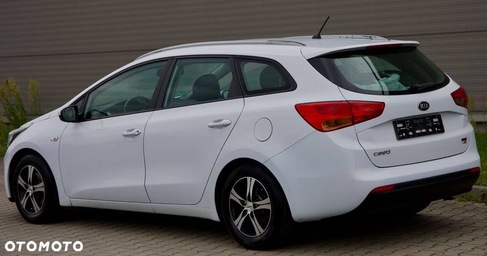 Kia Ceed 1.6 CRDi 128 Spirit - 9