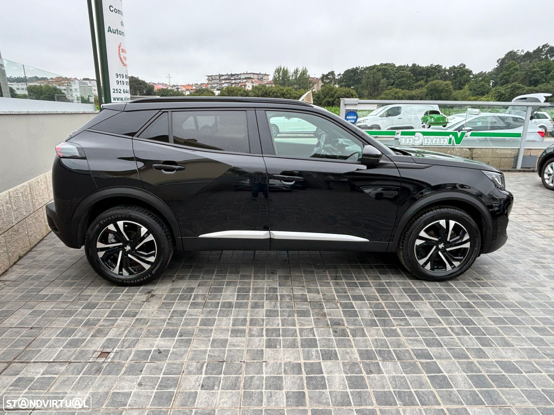 Peugeot 2008 1.2 PureTech Allure Pack EAT8 - 4