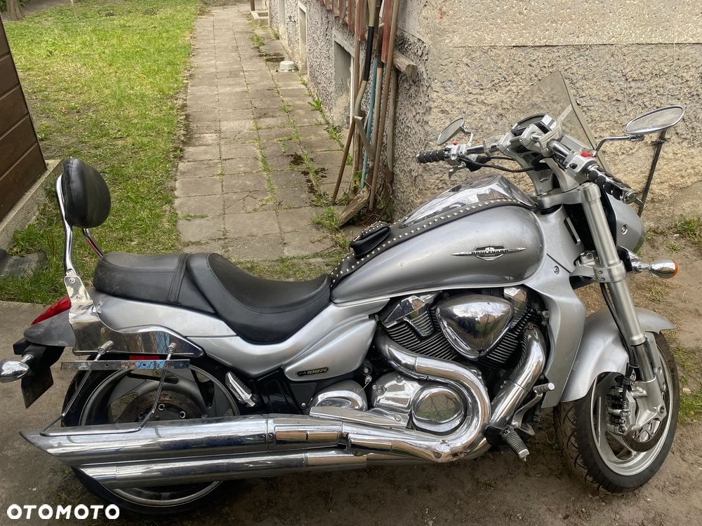 Suzuki Intruder - 1