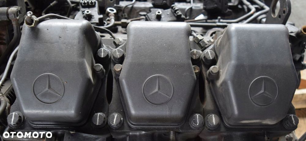 DEKIELEK POKRYWA ZAWORÓW GŁOWICY MERCEDES ACTROS - 1