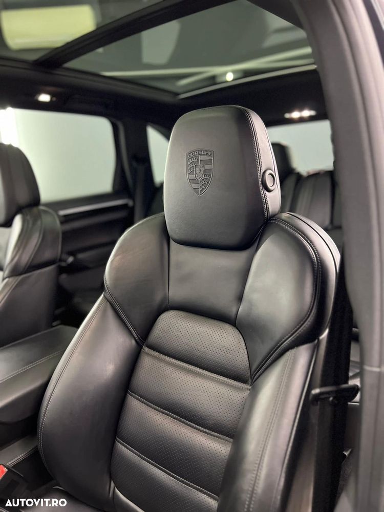 Porsche Cayenne Platinum Edition - 4