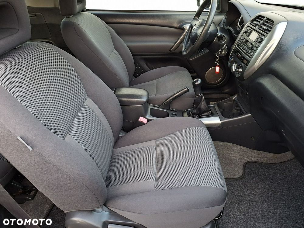 Toyota RAV4 - 11