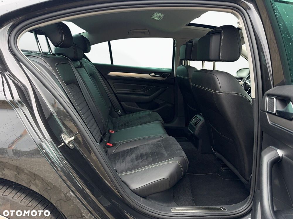 Volkswagen Passat 2.0 TSI Elegance DSG - 16
