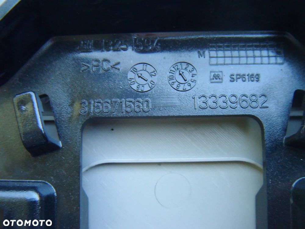 opel insignia a lampka oświetlenia kabiny przód  13339682 - 3