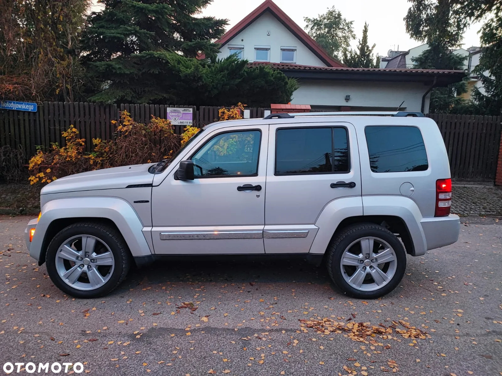 Jeep Liberty - 2