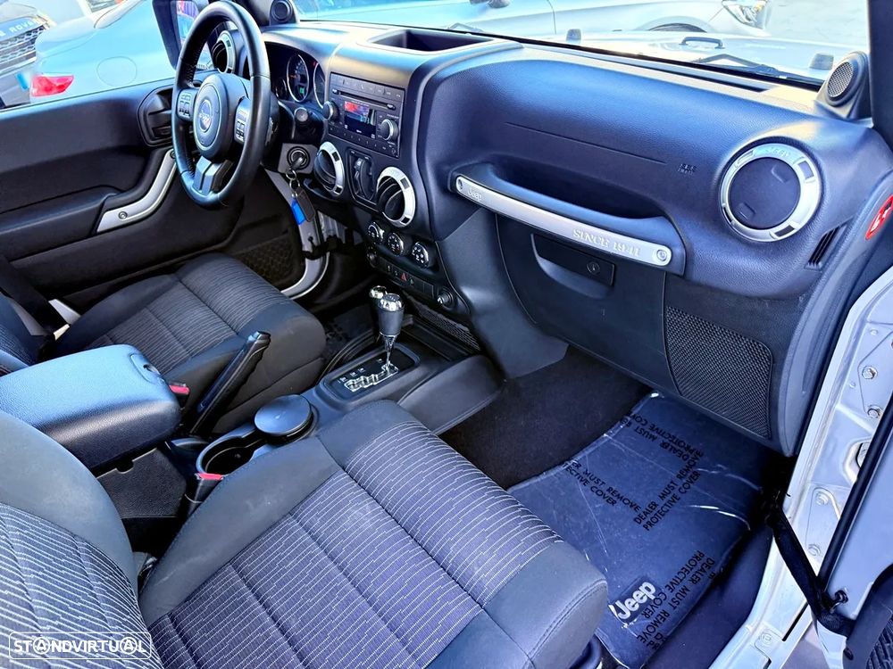 Jeep Wrangler Unlimited 2.8 CRD ATX Sahara Adventure Edition - 24