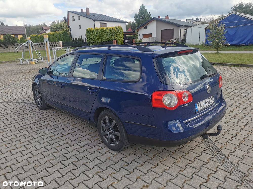 Volkswagen Passat 1.9 TDI Trendline - 4