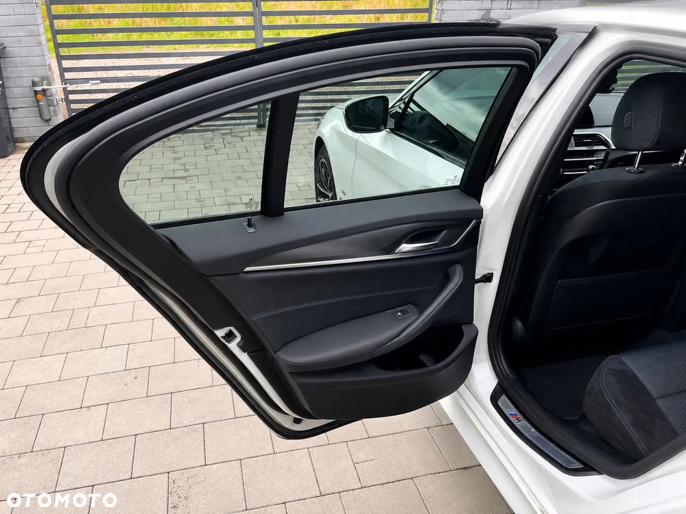 BMW Seria 5 520d xDrive MHEV M Sport sport - 26