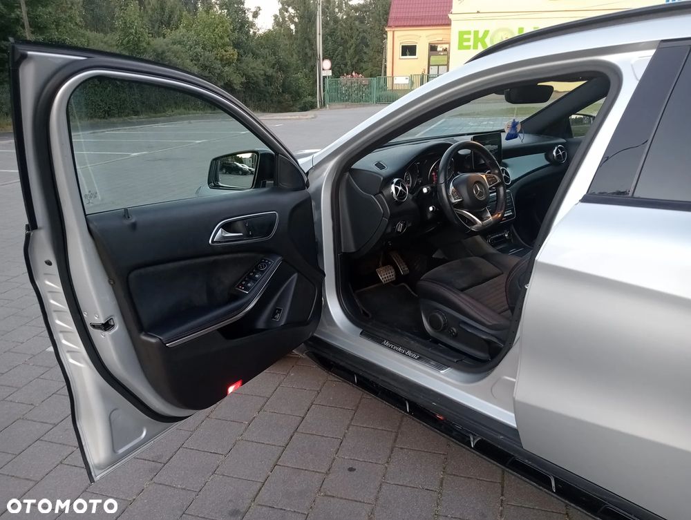 Mercedes-Benz GLA 200 (CDI) d 7G-DCT AMG Line - 10