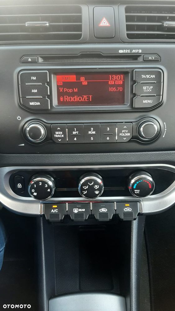 Kia Rio 1.2 Attract - 23