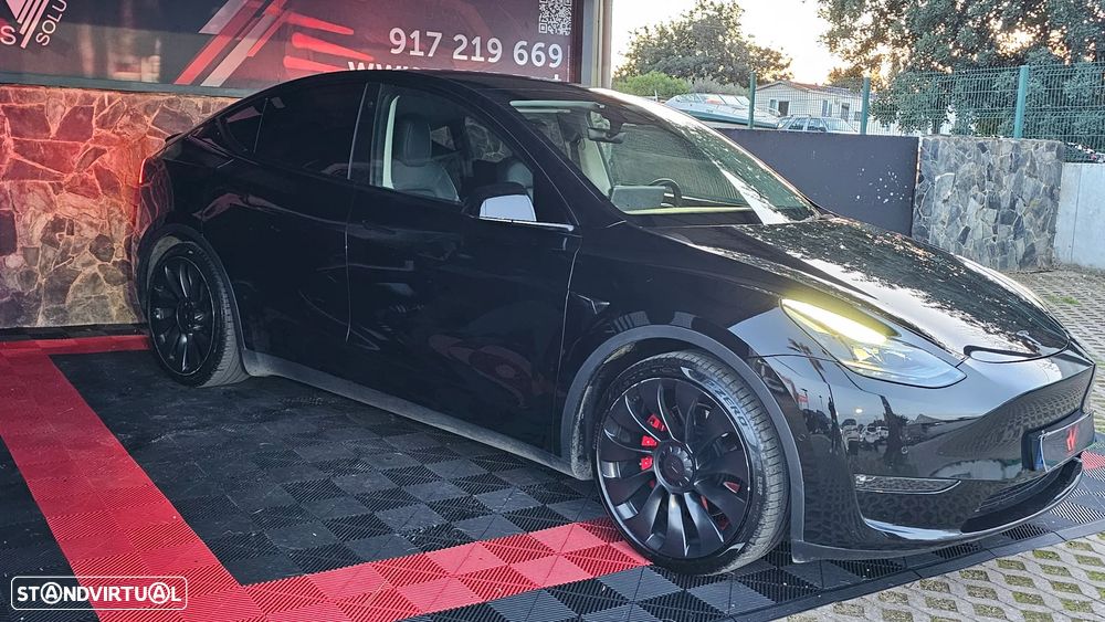 Tesla Model Y Performance Dual Motor AWD - 42