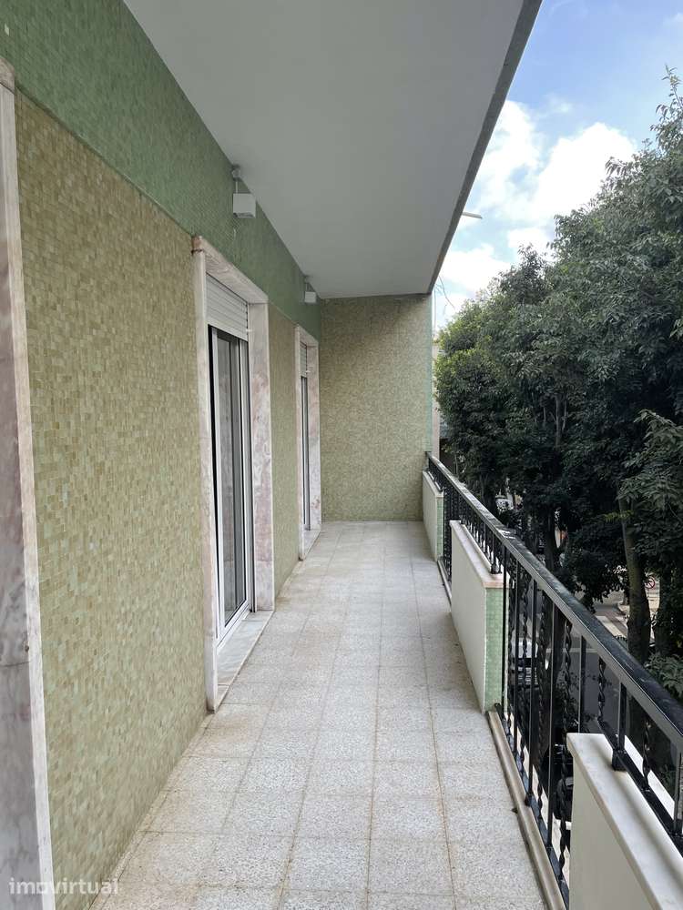 T4 no centro de Algés, Rua Dr Manuel de Arriaga - Grande imagem: 3/20