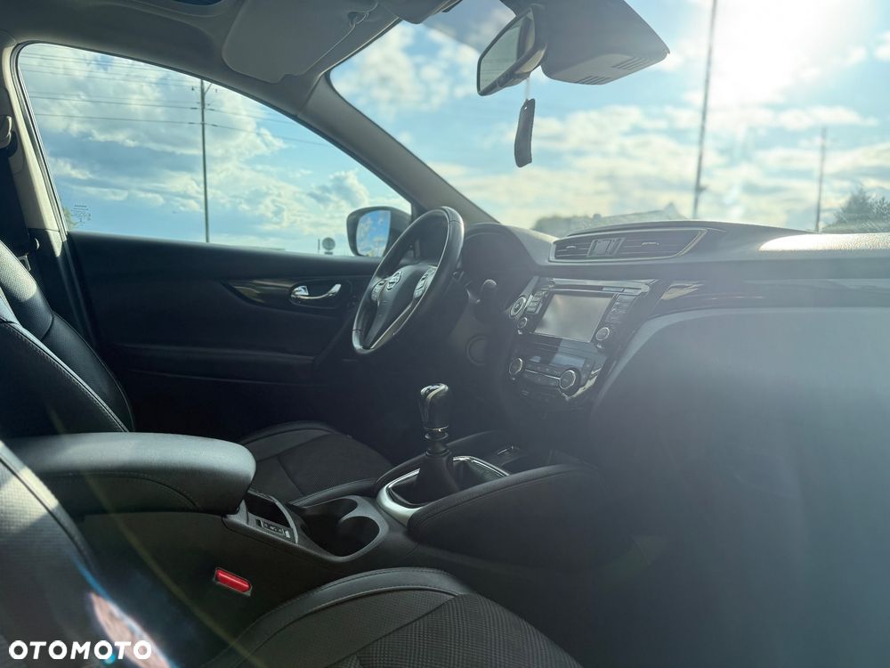 Nissan Qashqai 1.2 DIG-T Tekna EU6 - 16