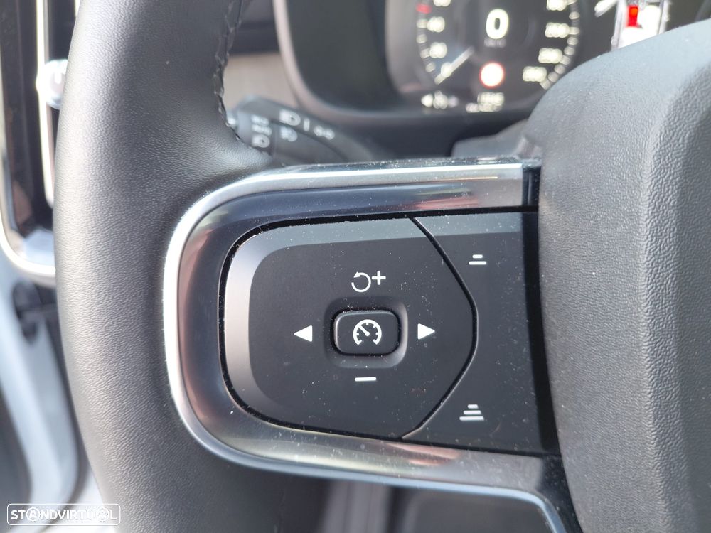 Volvo XC 40 1.5 T2 Plus Dark Auto - 23