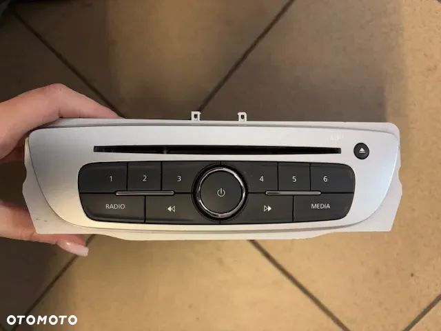 RADIO RENAULT MEGANE III SCENIC III 281157698R - 1