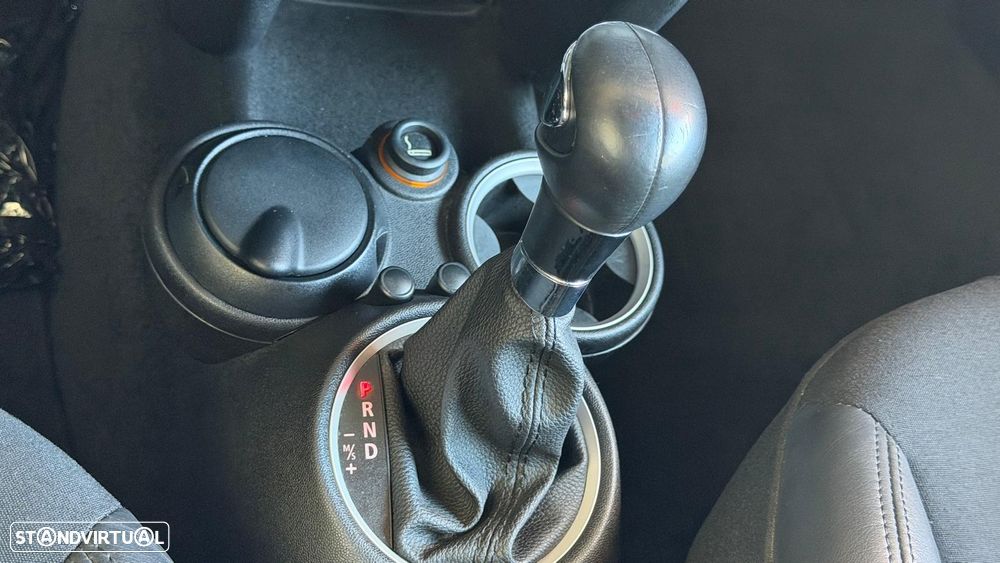 MINI 3 Portas Cooper D Auto - 13