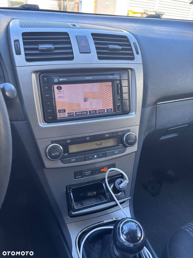Toyota Avensis 2.0 D-4D 2010 - 8