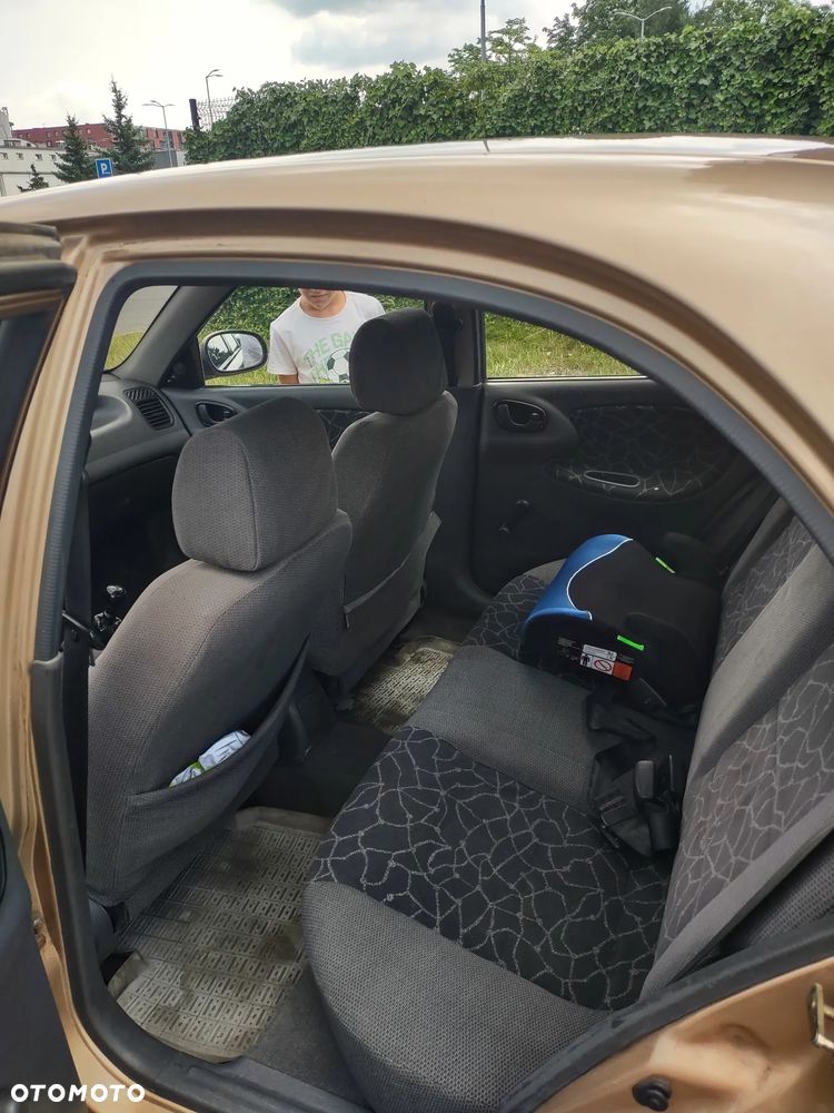 Daewoo Lanos 1.5 S - 10