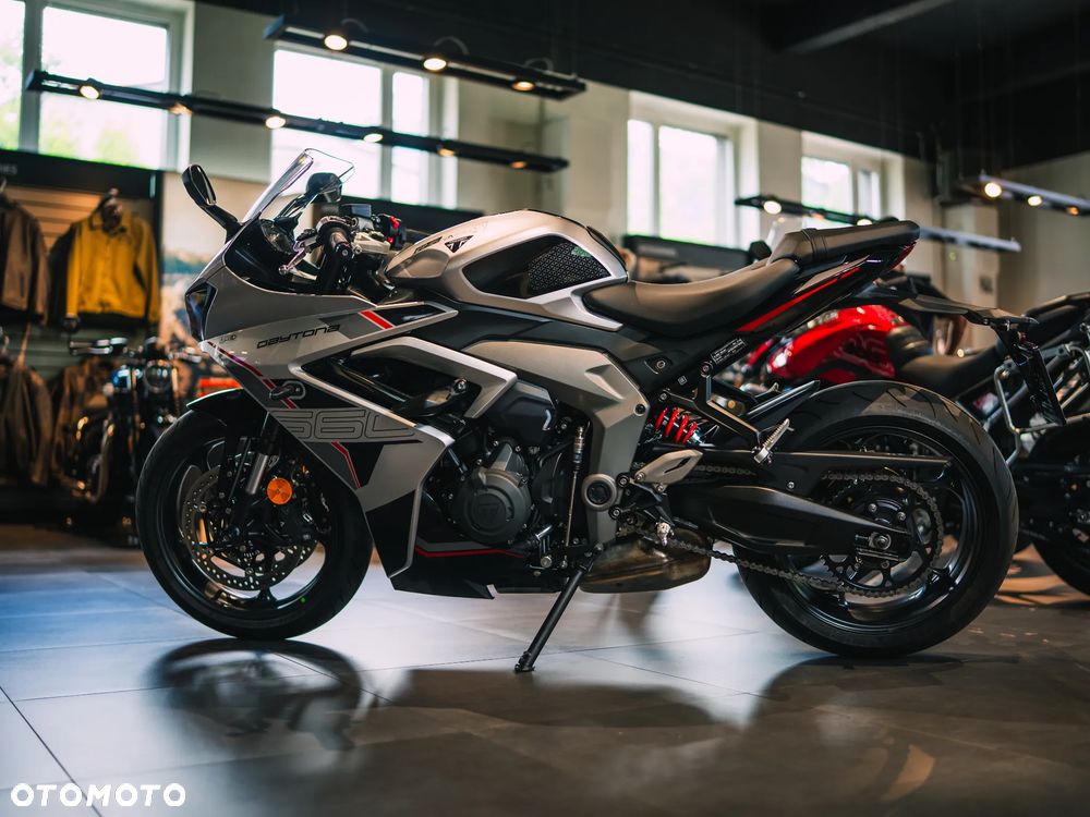 Triumph Daytona - 16