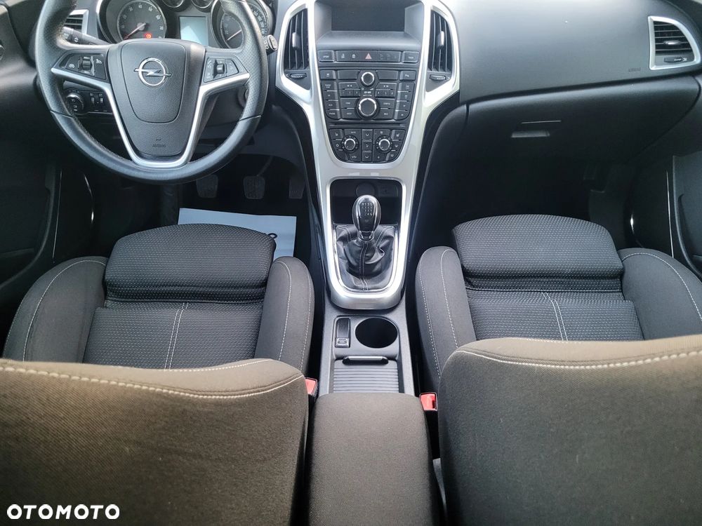 Opel Astra 1.6 Turbo Edition - 17