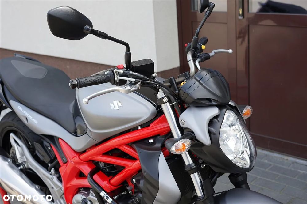 Suzuki Gladius - 13